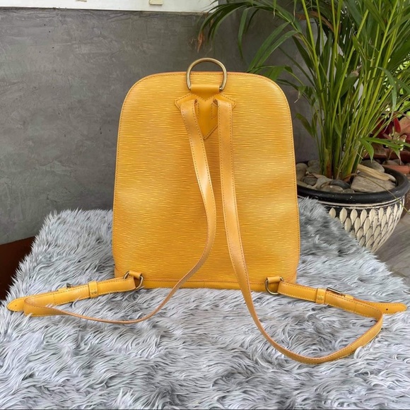🤗CUTE💛Auth Louis Vuitton Yellow Epi Backpack 🎒 - Picture 4 of 16